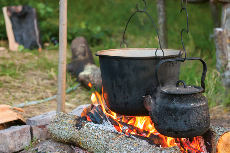 Gryde over bål