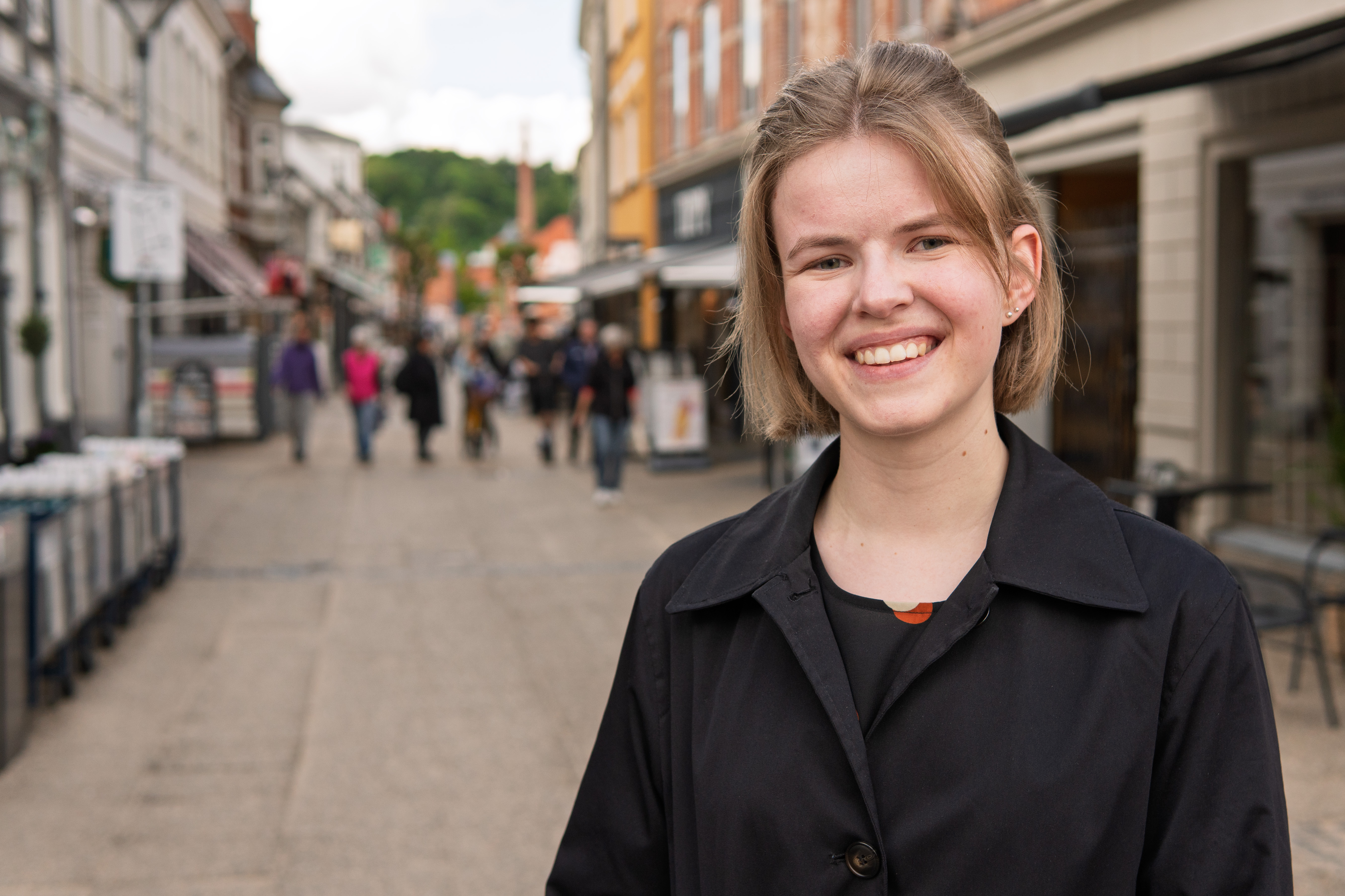 Der er alt, hvad Maja har brug for, i gågaden i Hobro.