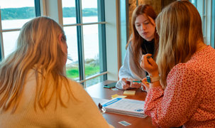Sofie Marie Nielsen, der går i 2.g på Mariagerfjord Gymnasium, var en af de unge, der var med at drøfte, hvordan Mariagerfjord bliver et endnu bedre sted at være ung. Sofie Marie Nielsen, der går i 2.g på Mariagerfjord Gymnasium, var en af de unge, der var med at drøfte, hvordan Mariagerfjord bliver et endnu bedre sted at være ung.